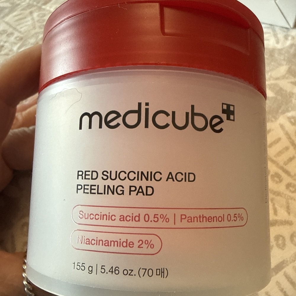 Medicube Red Succinic Acid Peeling Pad Panthenol